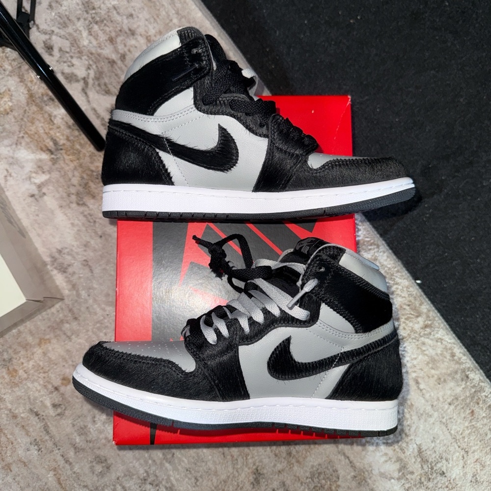 Size 7 - Jordan 1 High Twist 2.0 Medium Grey Women’s - Picture 2 of 7